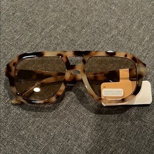 Tortoiseshell Oversized Aviator Sunglasses - Happily Grey